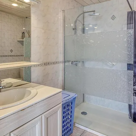 5 Bedroom Stunning In بيت للعطل لا بوربول