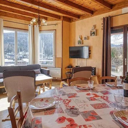 Dom wakacyjny 5 Bedroom Stunning In Bourboule