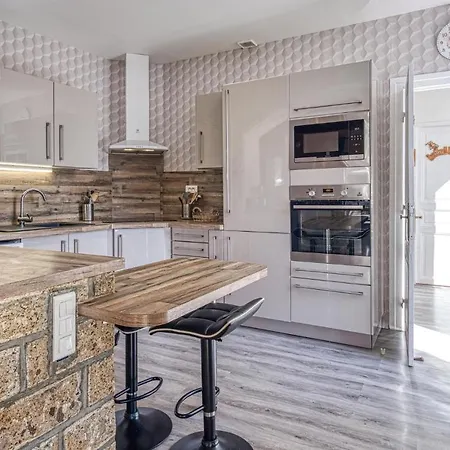 5 Bedroom Stunning In *